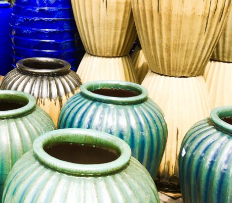 colorful-clay-pottery_t20_W7wj4z